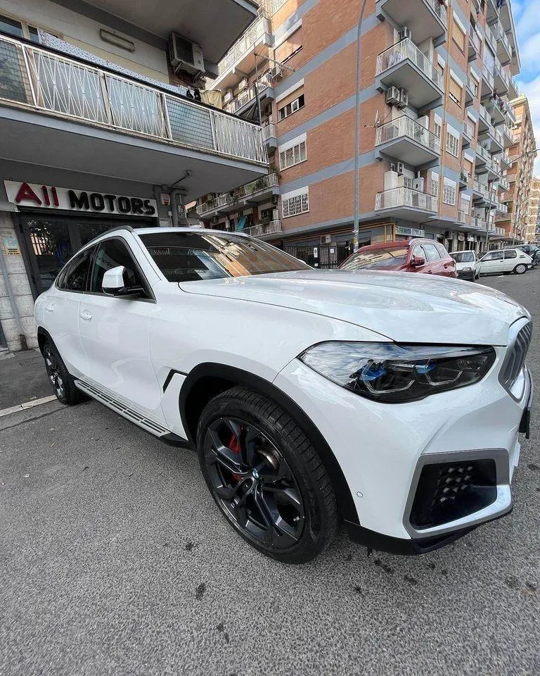 BMW X6 Image 2